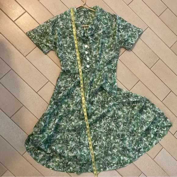 Vintage Floral Green Button-Up Dress - Picture 3 of 8